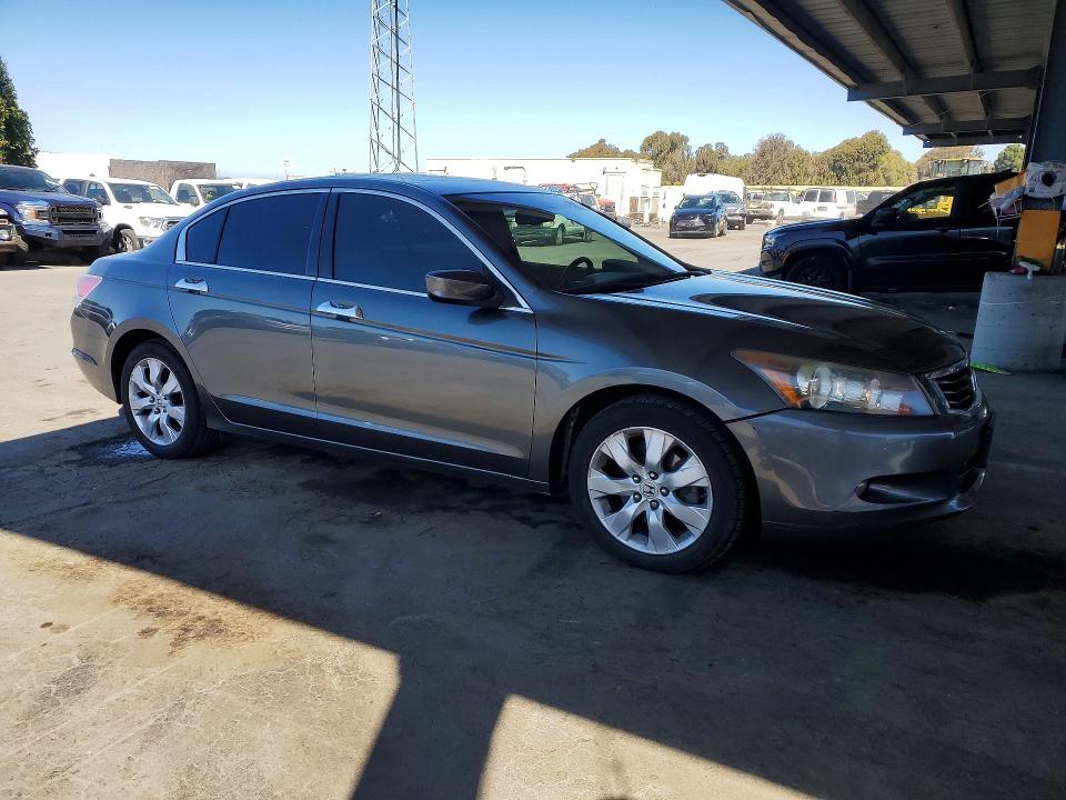 67924806 :رقم المزاد ، 1HGCP36838A053676 vin ، 2008 Honda Accord مزاد بيع