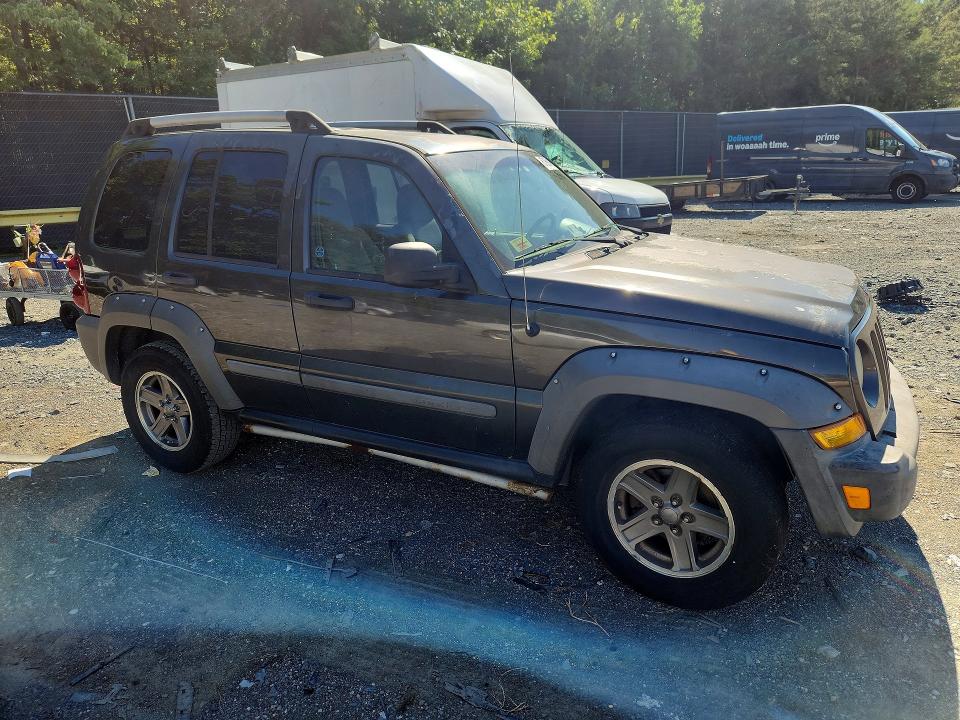 67959486 :رقم المزاد ، 1J4GK38K35W565020 vin ، 2005 Jeep Liberty مزاد بيع