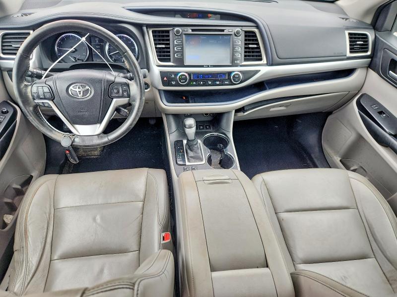 68702556 :رقم المزاد ، 5TDJKRFH6FS075792 vin ، 2015 Toyota Highlander مزاد بيع