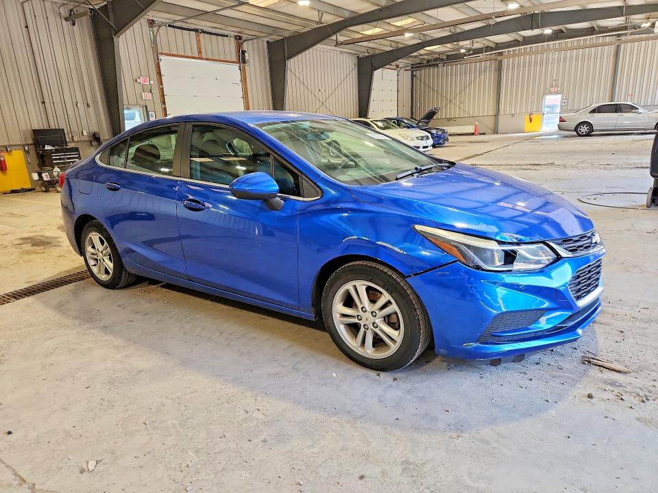 68876026 :رقم المزاد ، 1G1BE5SM1H7167759 vin ، 2017 Chevrolet Cruze مزاد بيع