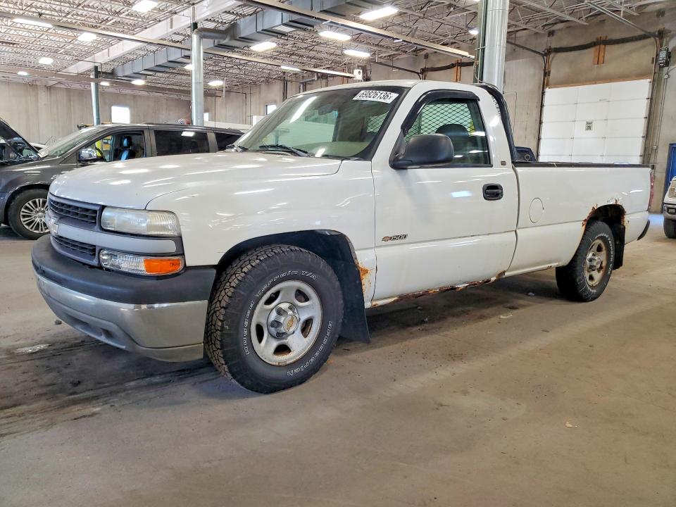 69826136 :رقم المزاد ، 1GCEC14W8YE208580 vin ، 2000 Chevrolet Silverado مزاد بيع