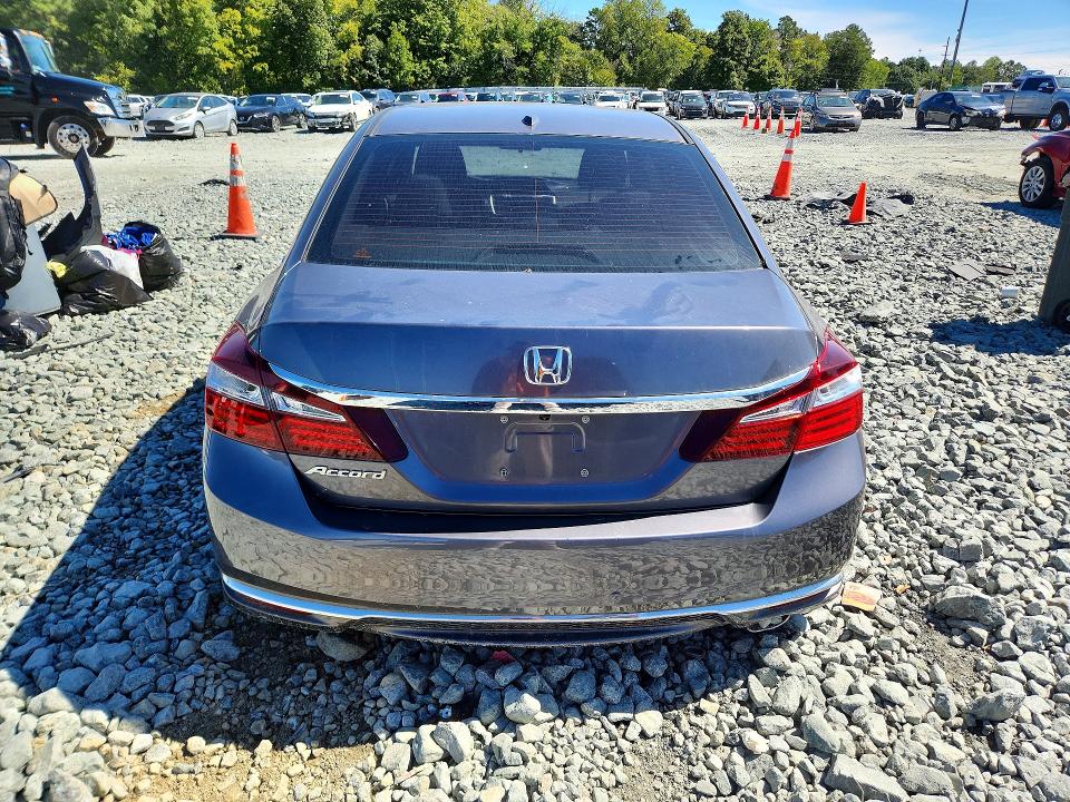 69684486 :رقم المزاد ، 1HGCR2F72HA095235 vin ، 2017 Honda Accord مزاد بيع