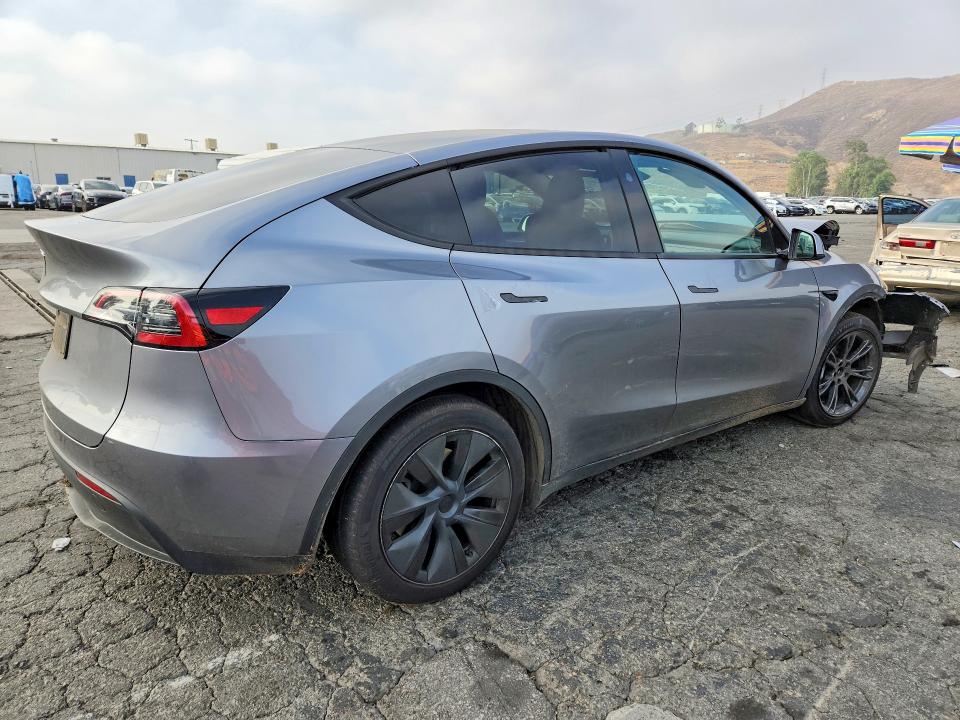 Auction sale of the 2025 Tesla Model Y, vin: 7SAYGDED1SF271898, lot number: 68846286