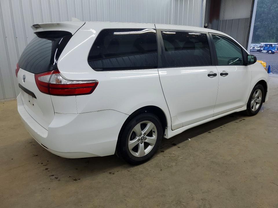 69585906 :رقم المزاد ، 5TDZZ3DC4KS995353 vin ، 2019 Toyota Sienna مزاد بيع