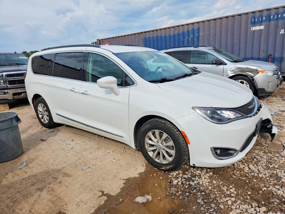 67662706 :رقم المزاد ، 2C4RC1BG5HR576960 vin ، 2017 Chrysler Pacifica مزاد بيع