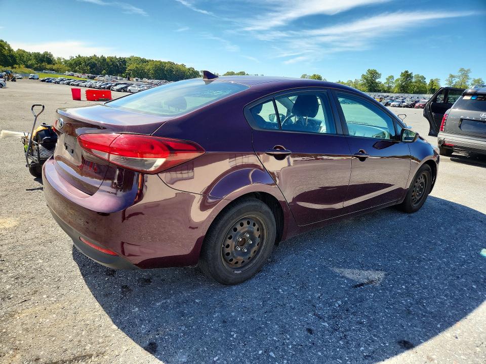 70703736 :رقم المزاد ، 3KPFK4A70JE236440 vin ، 2018 Kia Forte مزاد بيع