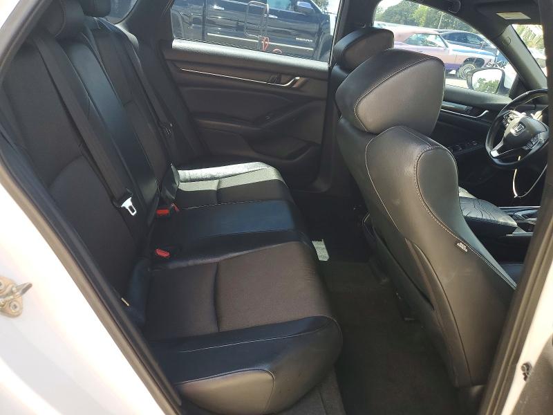 67441356 :رقم المزاد ، 1HGCV1F31JA108629 vin ، 2018 Honda Accord مزاد بيع
