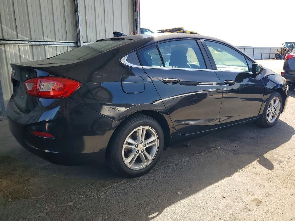 69099786 :رقم المزاد ، 1G1BE5SM2H7276876 vin ، 2017 Chevrolet Cruze مزاد بيع