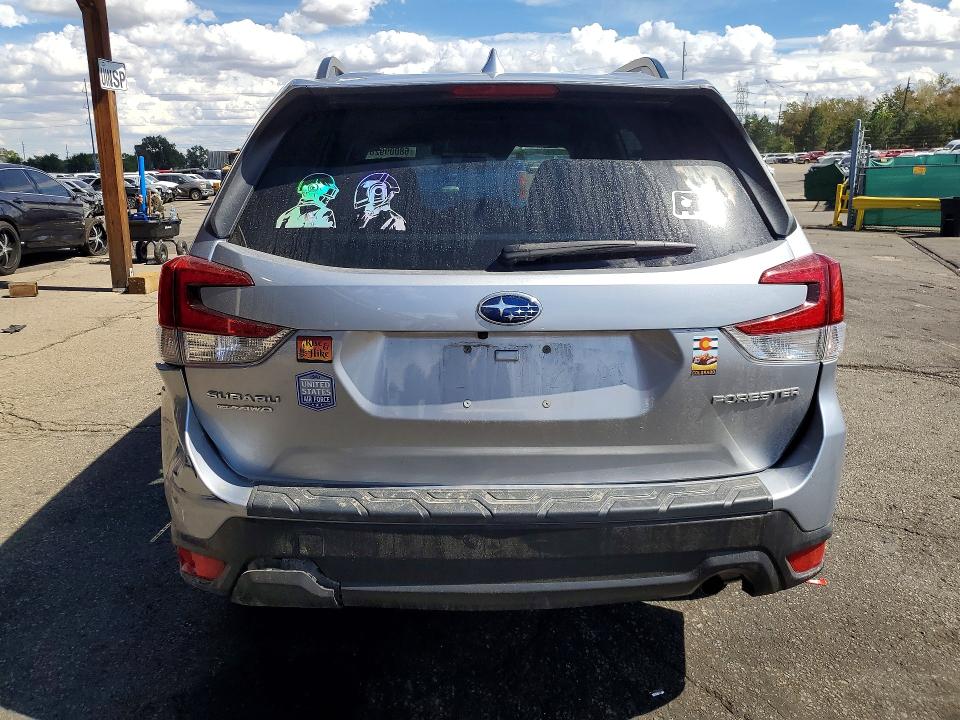 68009926 :رقم المزاد ، JF2SKAJC1MH529497 vin ، 2021 Subaru Forester مزاد بيع