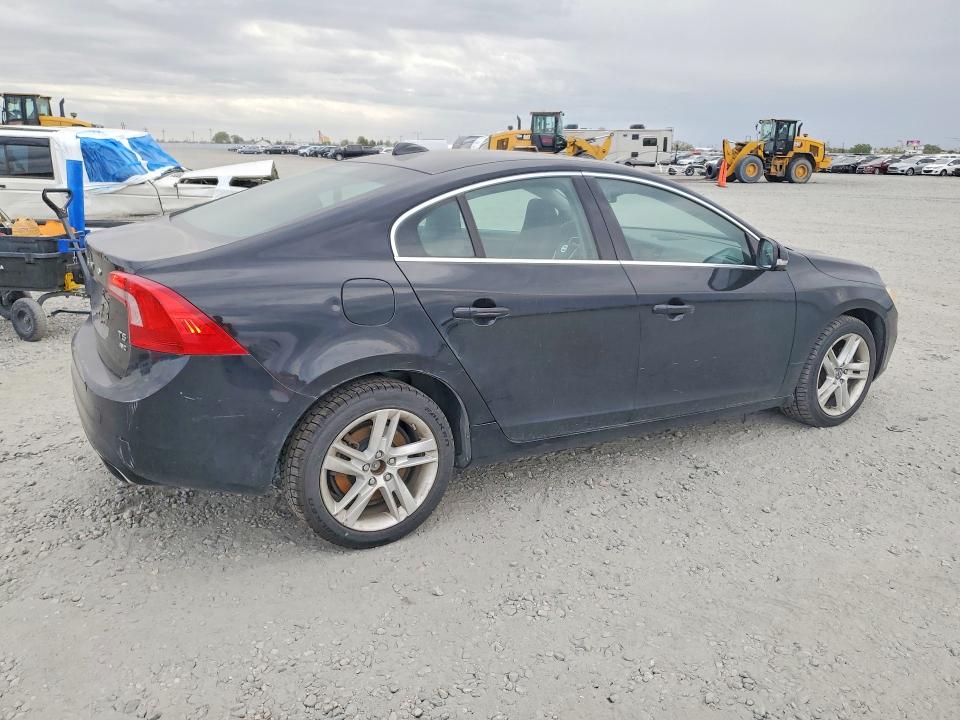 2015 Volvo S60 მანქანა იყიდება აუქციონზე, vin: YV1612TD2F2308375, აუქციონის ნომერი: 69586506