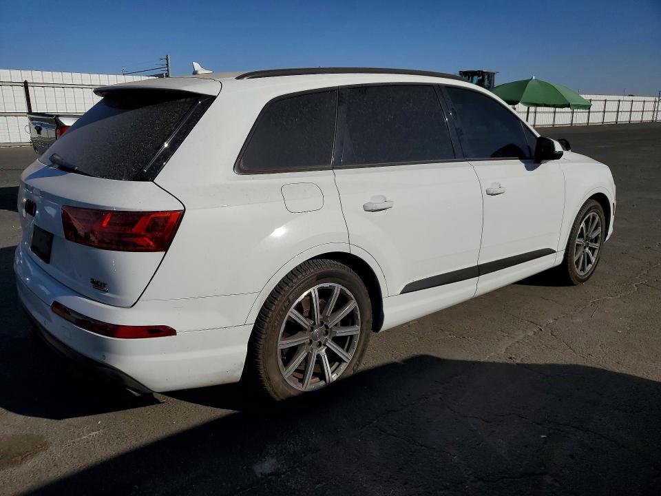 Продаж на аукціоні авто 2018 Audi Q7, vin: WA1VAAF79JD026131, номер лоту: 69061286