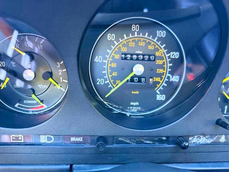 1983 Mercedes-benz 380 მანქანა იყიდება აუქციონზე, vin: WDBBA45A8DB027972, აუქციონის ნომერი: 71374496