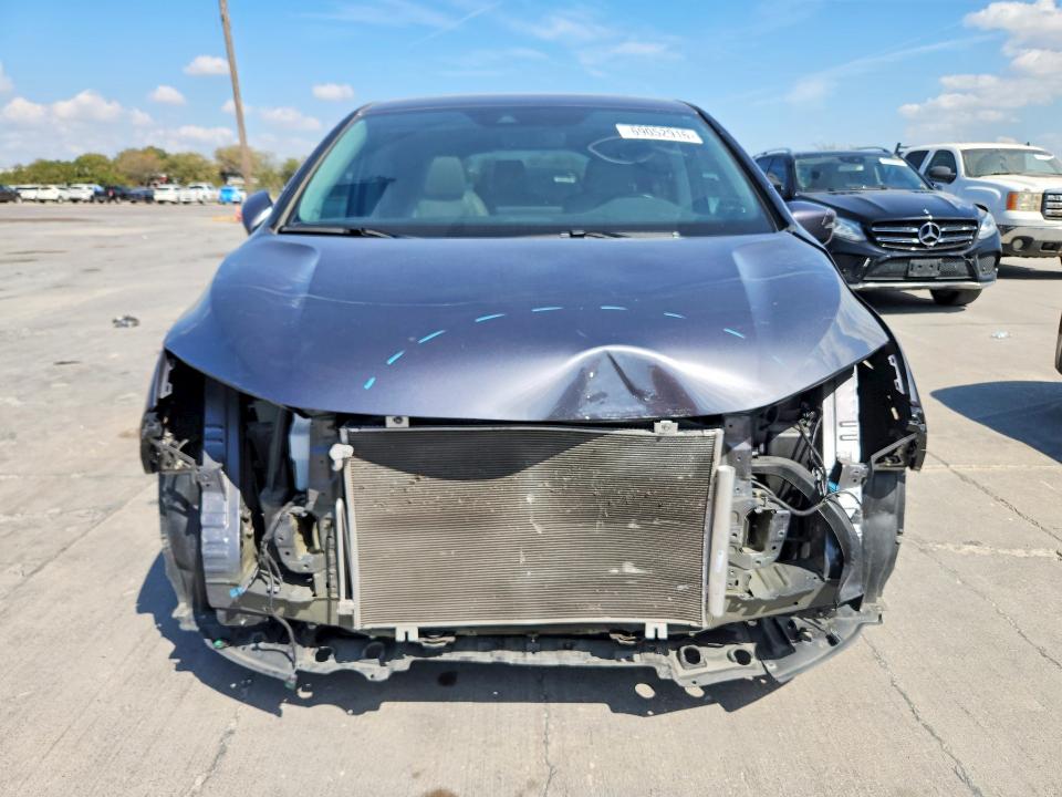 69052916 :رقم المزاد ، 5FNRL6H73JB102480 vin ، 2018 Honda Odyssey مزاد بيع
