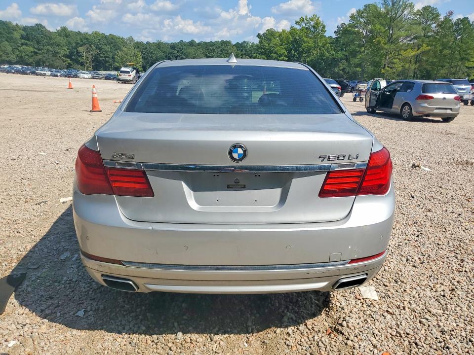 2013 Bmw 750 მანქანა იყიდება აუქციონზე, vin: WBAYF8C58DDE59394, აუქციონის ნომერი: 70031526