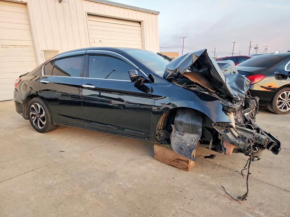 Продаж на аукціоні авто 2017 Honda Accord, vin: 1HGCR2F98HA027202, номер лоту: 70298706