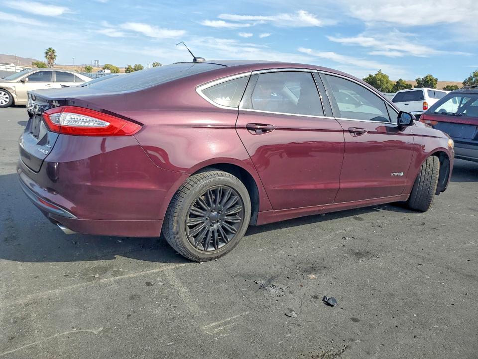 70265266 :رقم المزاد ، 3FA6P0LUXDR257408 vin ، 2013 Ford Fusion مزاد بيع
