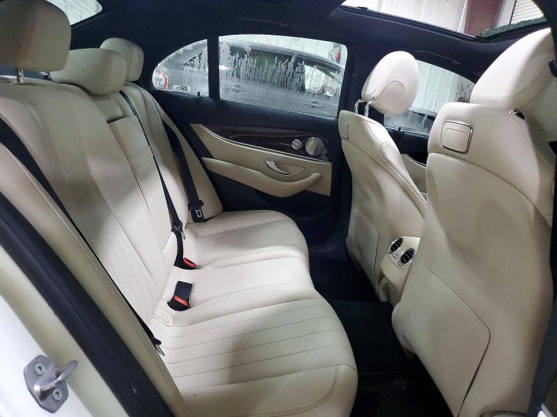 69505106 :رقم المزاد ، WDDZF4KB8JA388818 vin ، 2018 Mercedes-benz E مزاد بيع