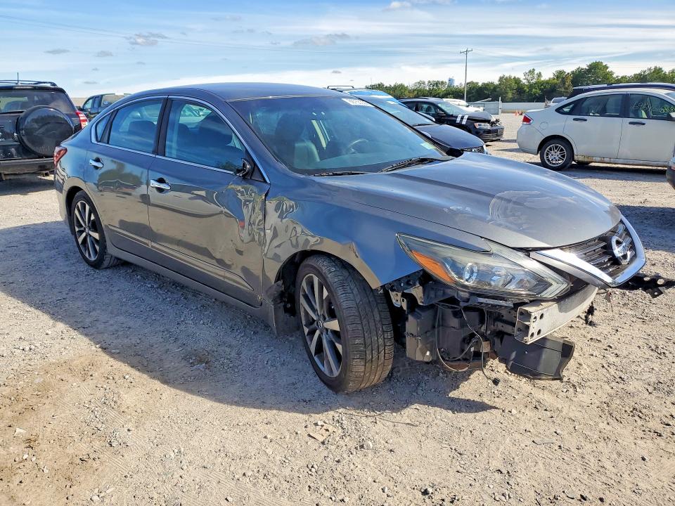 2017 Nissan Altima მანქანა იყიდება აუქციონზე, vin: 1N4AL3AP3HC282482, აუქციონის ნომერი: 69755336