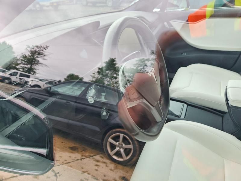 70657946 :رقم المزاد ، 5YJSA1E28LF359785 vin ، 2020 Tesla Model S مزاد بيع