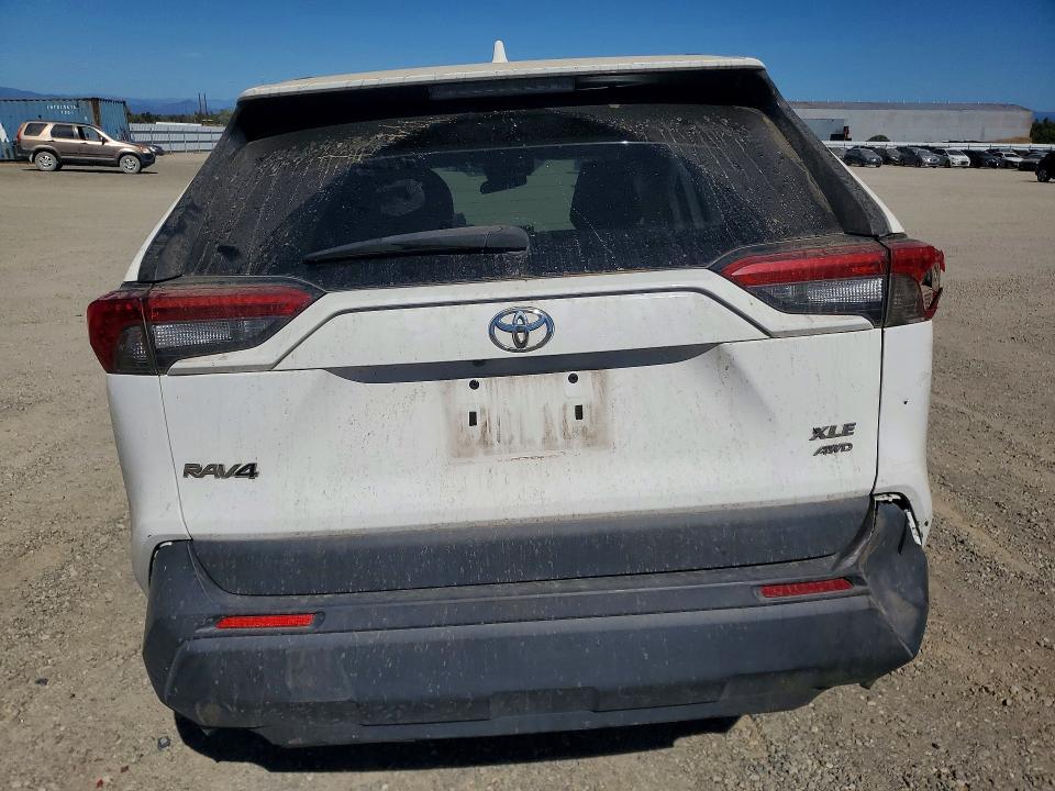 2021 Toyota Rav4 მანქანა იყიდება აუქციონზე, vin: 2T3P1RFV8MC246817, აუქციონის ნომერი: 70473376