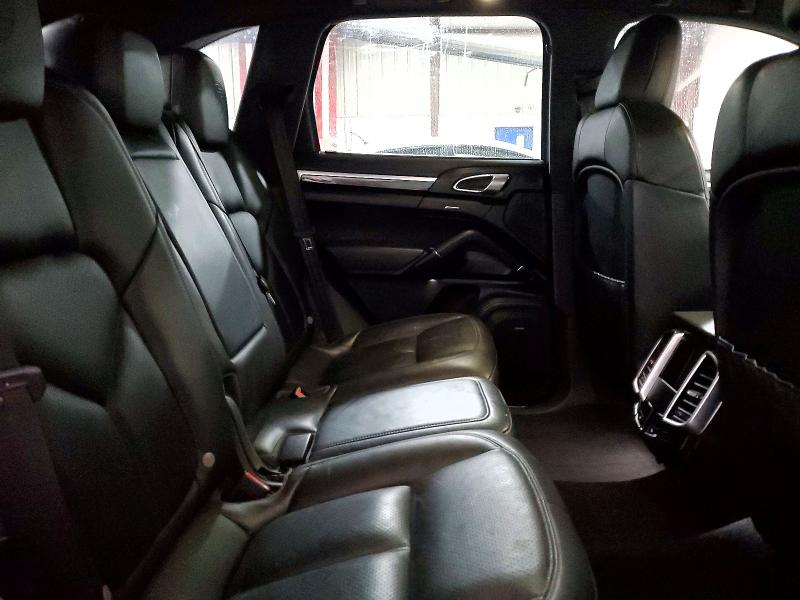68798686 :رقم المزاد ، WP1AA2A28JKA02371 vin ، 2018 Porsche Cayenne مزاد بيع