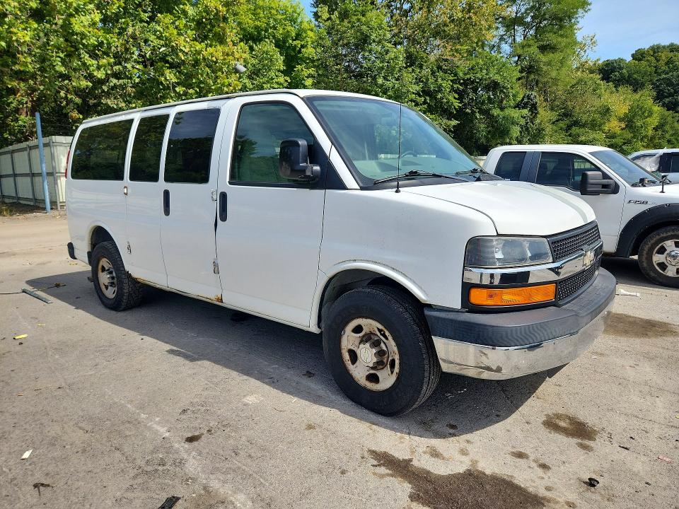 67872376 :رقم المزاد ، 1GAHG35K681104386 vin ، 2008 Chevrolet Express G3500 مزاد بيع