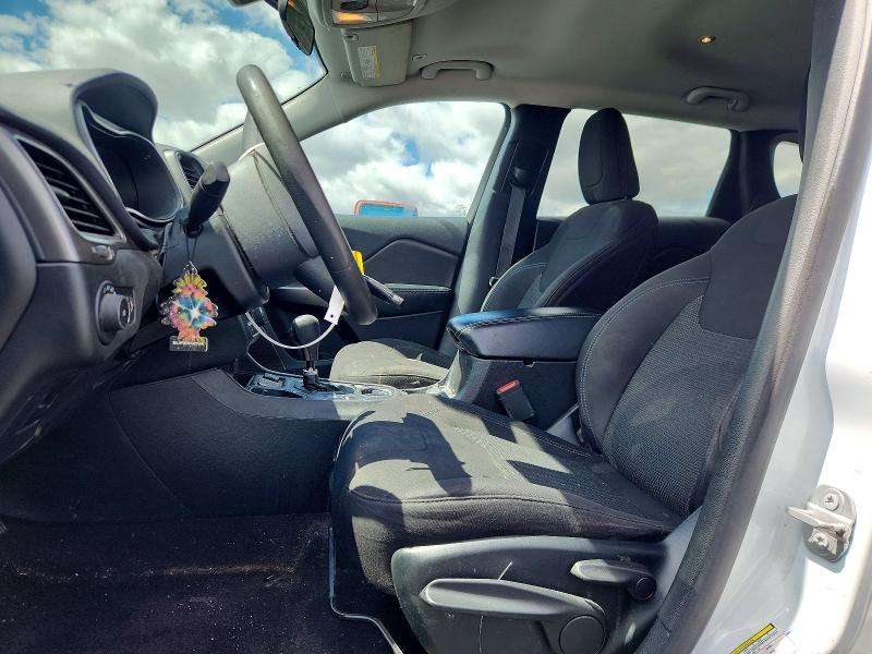 67517666 :رقم المزاد ، 1C4PJLCB2KD247171 vin ، 2019 Jeep Cherokee مزاد بيع
