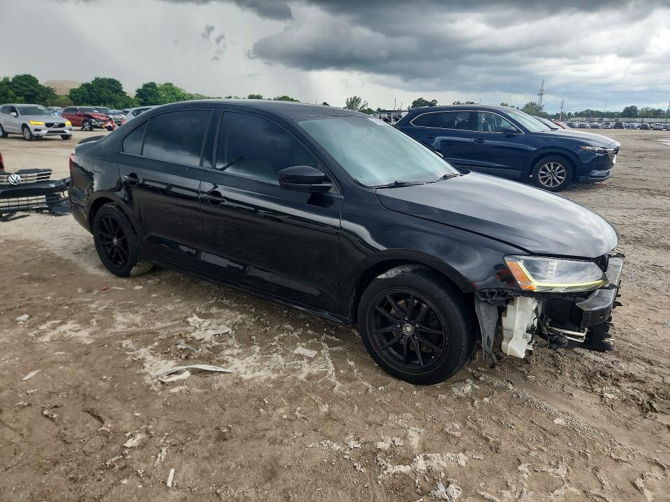 71025226 :رقم المزاد ، 3VW2B7AJ3HM211654 vin ، 2017 Volkswagen Jetta مزاد بيع