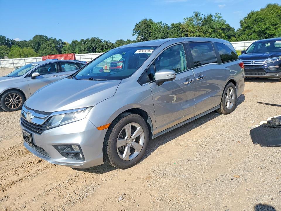 Продажа на аукционе авто 2018 Honda Odyssey, vin: 5FNRL6H72JB045558, номер лота: 68205286