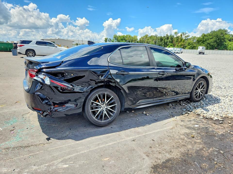 Auction sale of the 2024 Toyota Camry, vin: 4T1G11AK3RU239111, lot number: 68299496