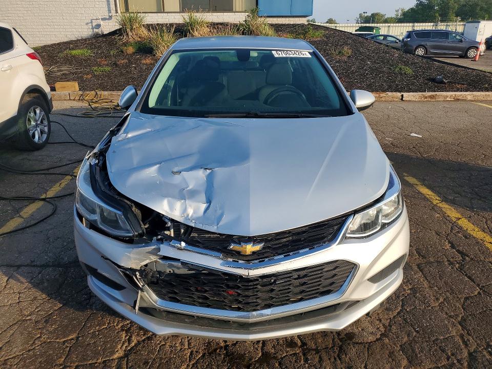 67063426 :رقم المزاد ، 1G1BC5SM1H7129924 vin ، 2017 Chevrolet Cruze مزاد بيع