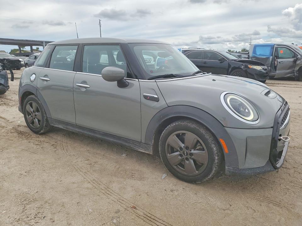 Продажа на аукционе авто 2022 Mini Cooper, vin: WMW53DK0XN2R86485, номер лота: 70129486