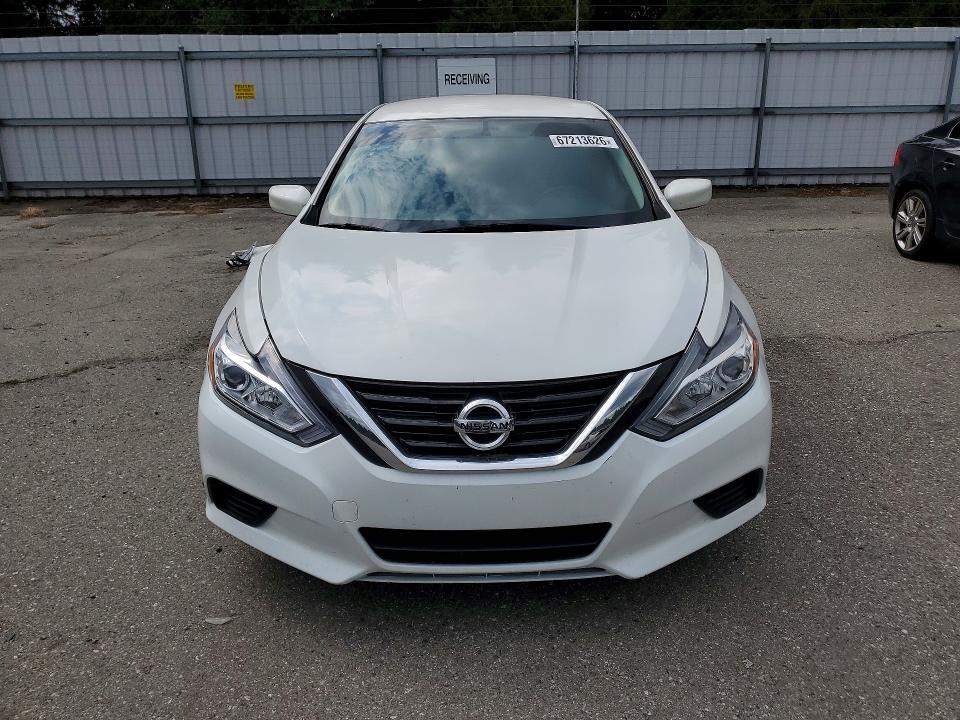 Auction sale of the 2018 Nissan Altima, vin: 1N4AL3AP1JC260857, lot number: 67213626