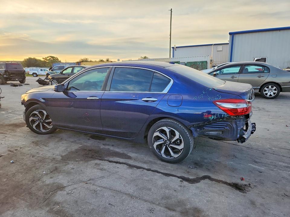 70522956 :رقم المزاد ، 1HGCR2F76HA028816 vin ، 2017 Honda Accord مزاد بيع