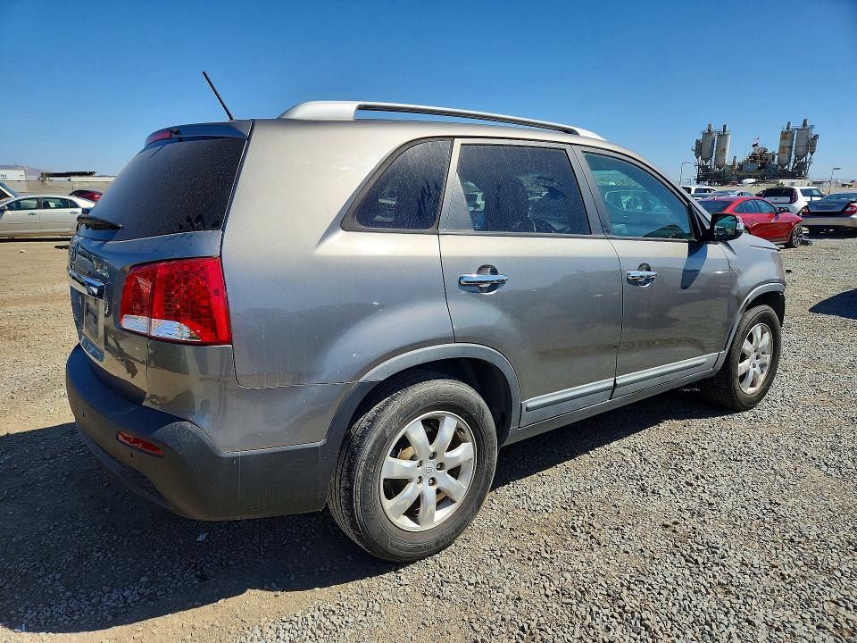 70847936 :رقم المزاد ، 5XYKT4A1XBG076935 vin ، 2011 Kia Sorento مزاد بيع