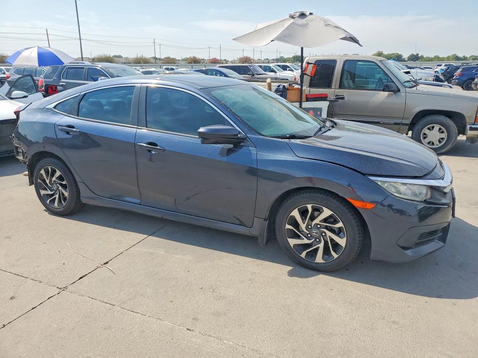 69800296 :رقم المزاد ، 19XFC2F76HE066721 vin ، 2017 Honda Civic مزاد بيع