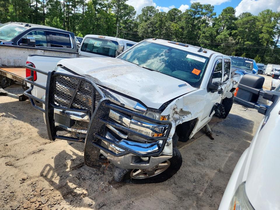 67837286 :رقم المزاد ، 1GC1KWE80FF633569 vin ، 2015 Chevrolet Silverado مزاد بيع