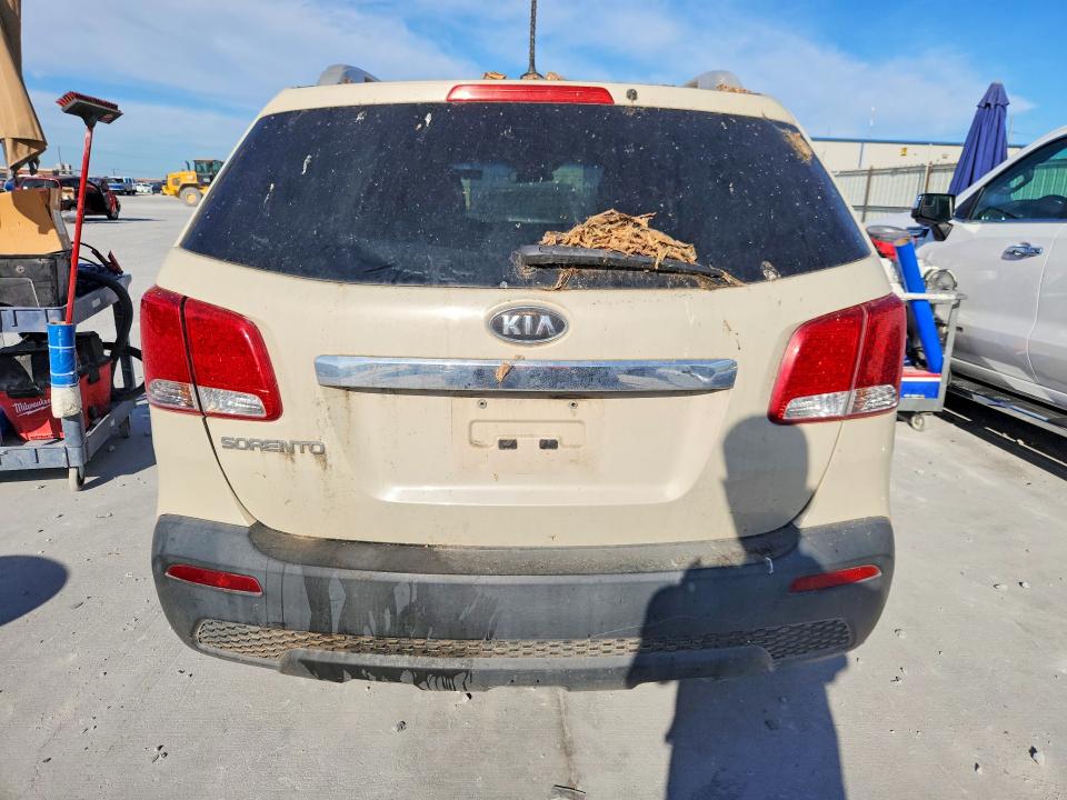 2011 Kia Sorento მანქანა იყიდება აუქციონზე, vin: 5XYKTDA29BG096036, აუქციონის ნომერი: 69343636