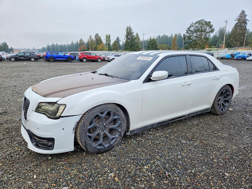 Auction sale of the 2017 Chrysler 300, vin: 2C3CCABG1HH657552        , lot number: 68808066