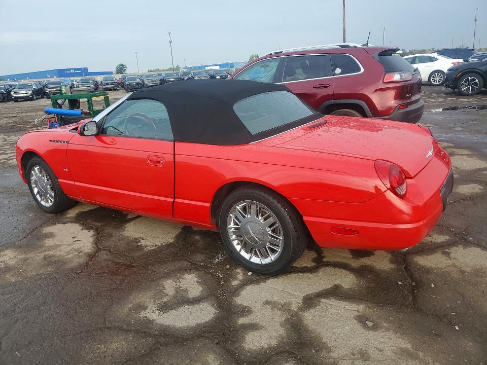 68135786 :رقم المزاد ، 1FAHP60A52Y102902 vin ، 2002 Ford Thunderbird مزاد بيع