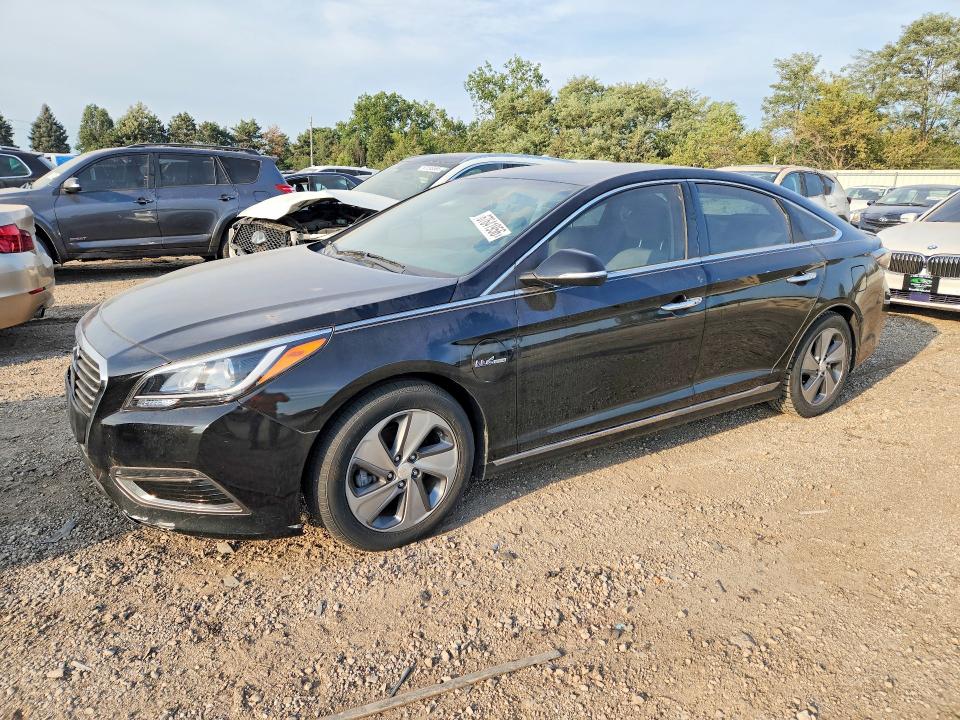 Auction sale of the 2017 Hyundai Sonata, vin: KMHE14L2XHA074647, lot number: 67641956