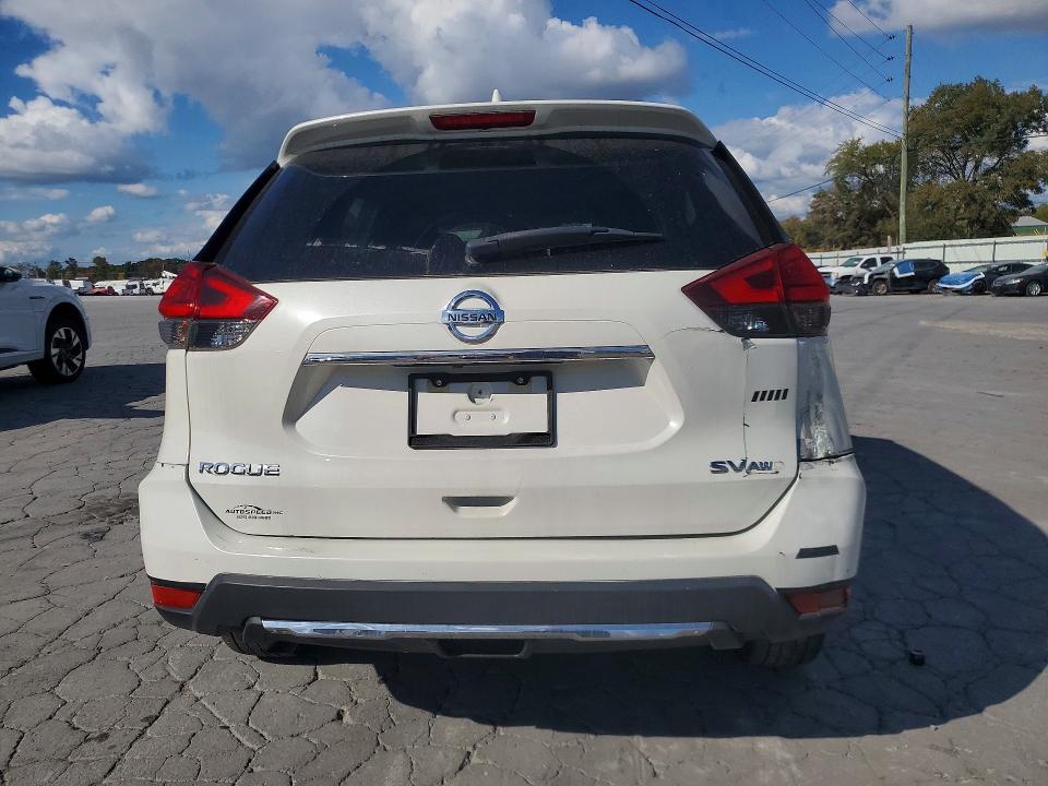 70365696 :رقم المزاد ، KNMAT2MV2HP571408 vin ، 2017 Nissan Rogue مزاد بيع