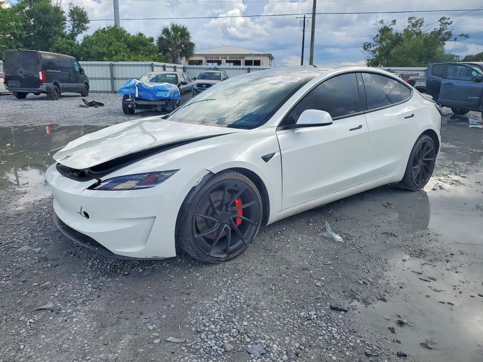 67712286 :رقم المزاد ، 5YJ3E1ET7SF030382 vin ، 2025 Tesla Model 3 مزاد بيع