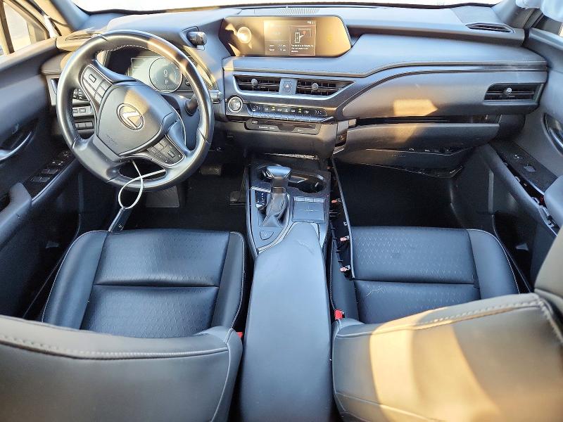 70358686 :رقم المزاد ، JTHX3JBH6M2040378 vin ، 2021 Lexus Ux مزاد بيع