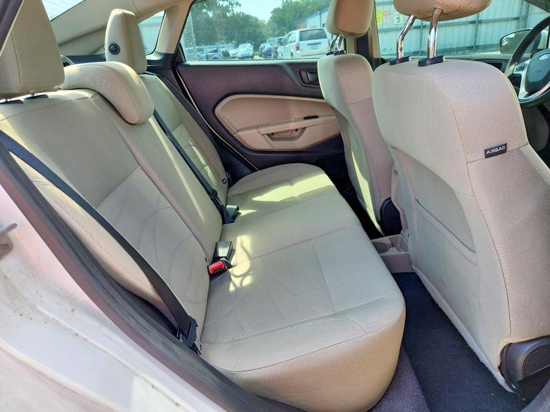 67076926 :رقم المزاد ، 3FADP4BJXKM101059 vin ، 2019 Ford Fiesta مزاد بيع