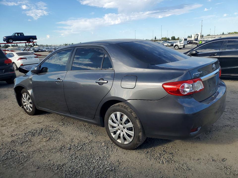 66862466 :رقم المزاد ، 2T1BU4EE1DC008001 vin ، 2013 Toyota Corolla مزاد بيع