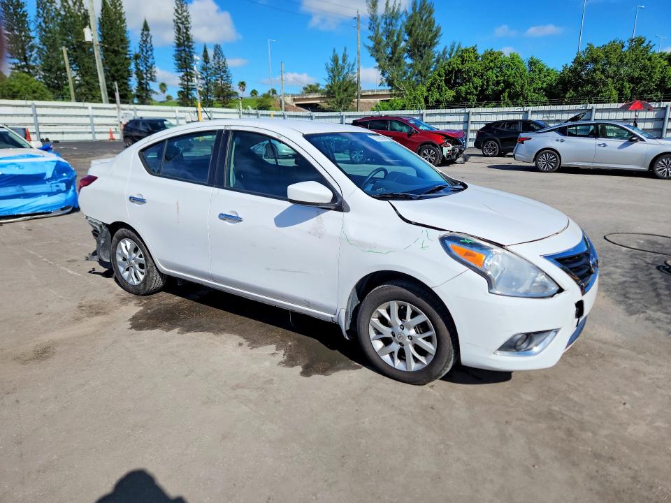 70139066 :رقم المزاد ، 3N1CN7AP6HL867794 vin ، 2017 Nissan Versa مزاد بيع