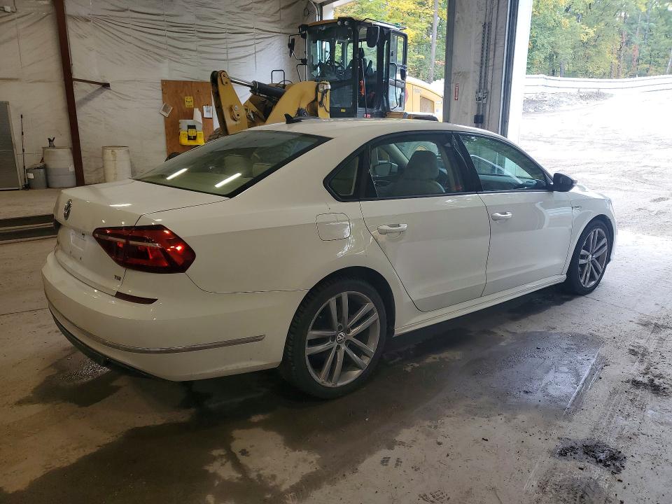 Продажа на аукционе авто 2018 Volkswagen Passat, vin: 1VWAA7A30JC008227, номер лота: 71236976