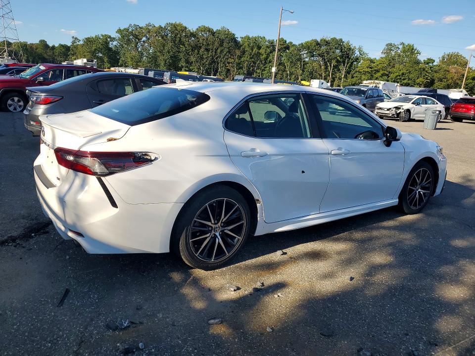 Продаж на аукціоні авто 2021 Toyota Camry, vin: 4T1G11AK8MU553717, номер лоту: 68741116
