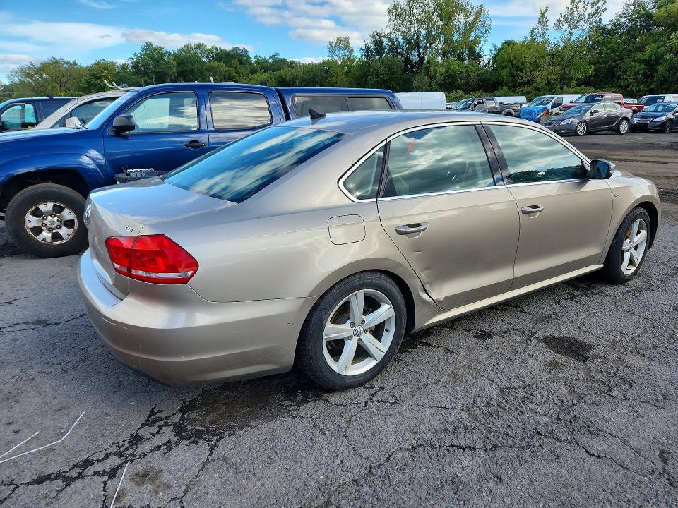 Продажа на аукционе авто 2015 Volkswagen Passat, vin: 1VWAT7A39FC109879, номер лота: 69396076